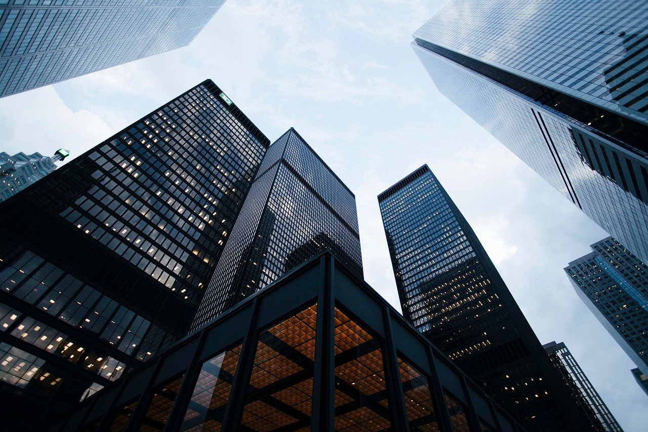 Providing you management, leasing, sales and investment services under one easy platform.